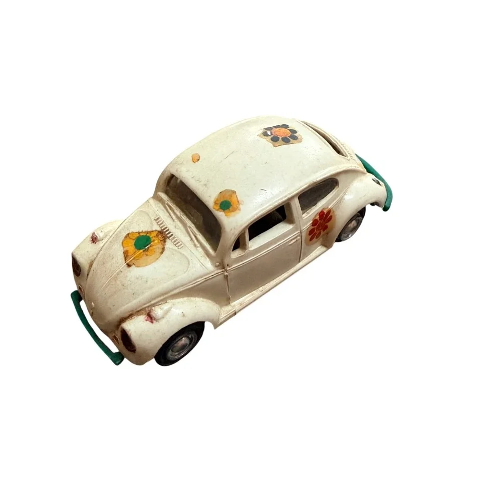 Vintage Lindberg Line Volkswagen Beetle 19 Flower Power White Toy Car 3 Inch